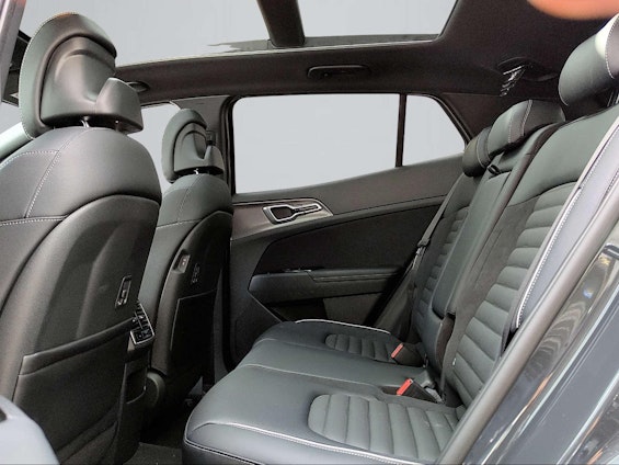 Vehicle image 9 Vehicle image 9