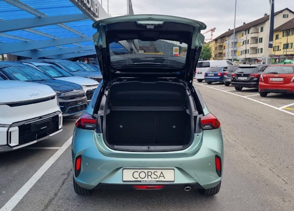 Vehicle image 3 Vehicle image 3