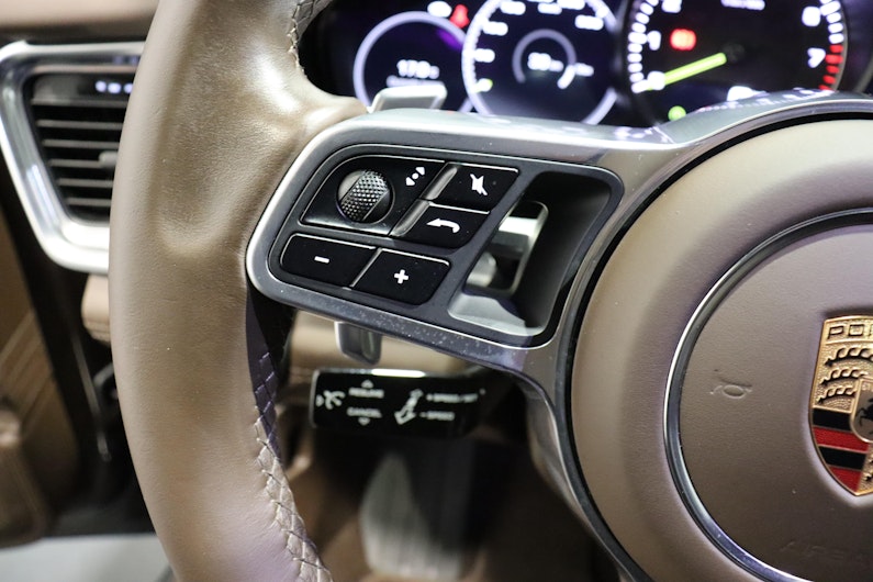 Vehicle image PORSCHE PANAMERA