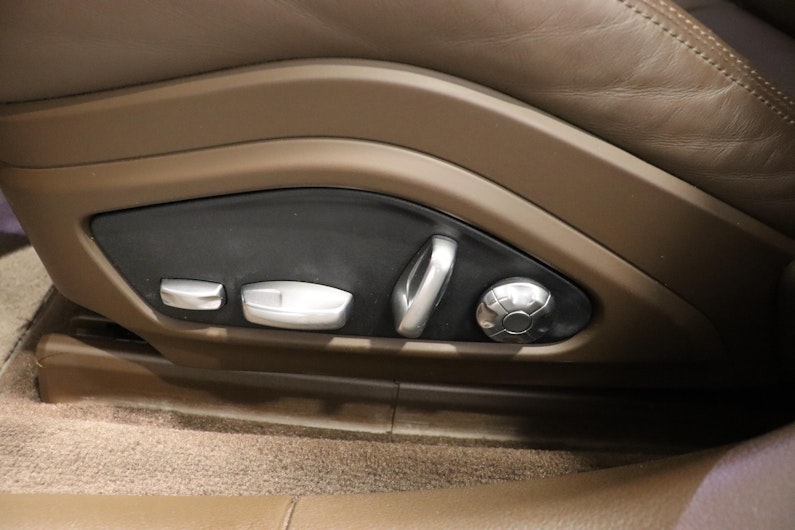 Vehicle image PORSCHE PANAMERA