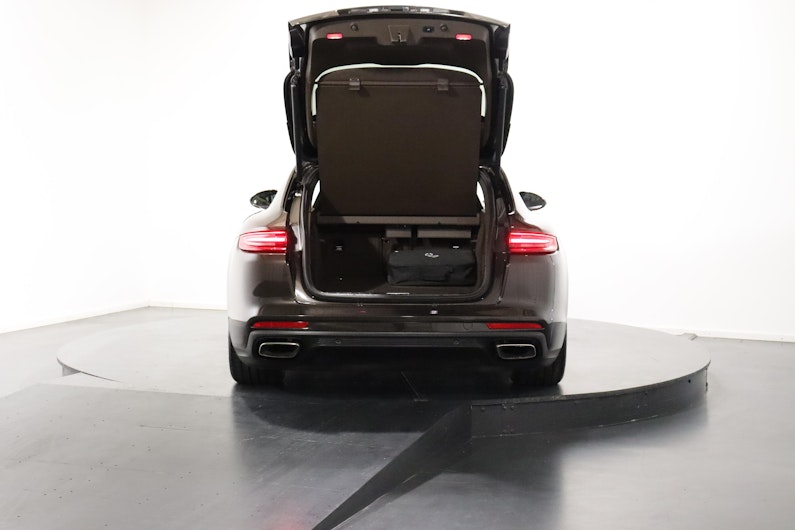 Vehicle image PORSCHE PANAMERA