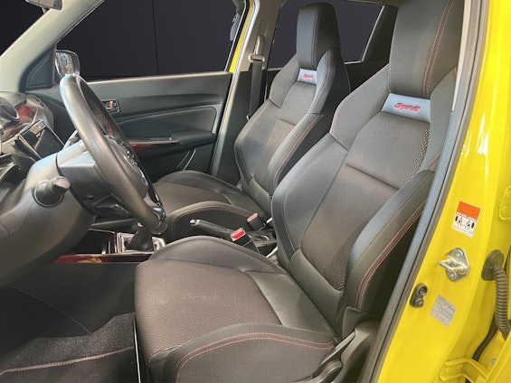 Vehicle image 8 Vehicle image 8