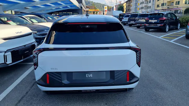 Kia EV4 81 kWh Earth+