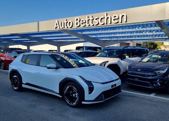 First vehicle image First vehicle image