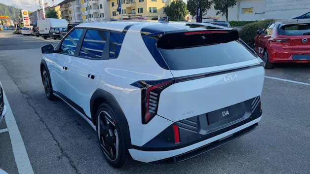 Kia EV4 81 kWh Earth+