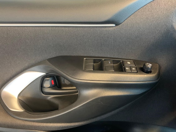 Vehicle image 5 Vehicle image 5