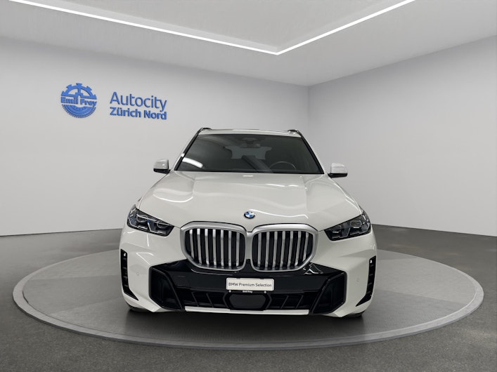 Vehicle image BMW X5