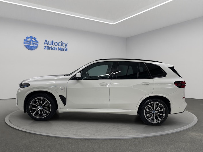 Vehicle image BMW X5