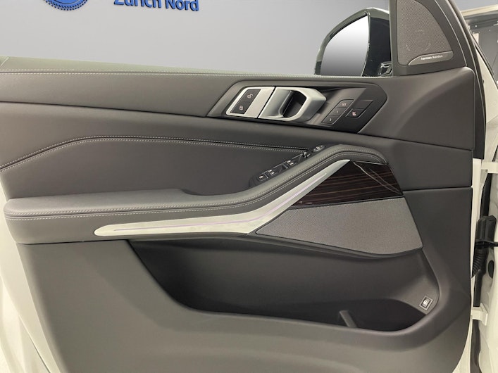 Vehicle image BMW X5