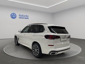 Vehicle image BMW X5 50e xDrive SAG