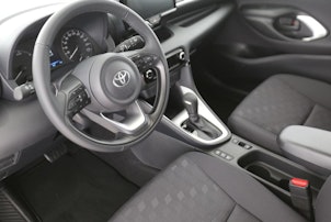 Vehicle image TOYOTA Yaris 1.5 VVT-i HSD Comfort