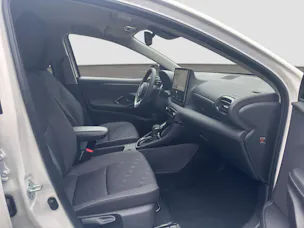 Toyota Yaris 1.5 VVT-i HSD Trend