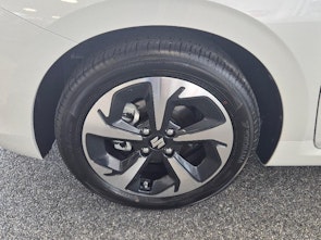 Vehicle image SUZUKI Swift 1.2 Compact Top Hybrid