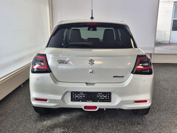 Vehicle image SUZUKI SWIFT