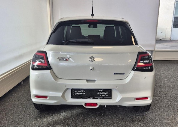 Vehicle image 5 Vehicle image 5