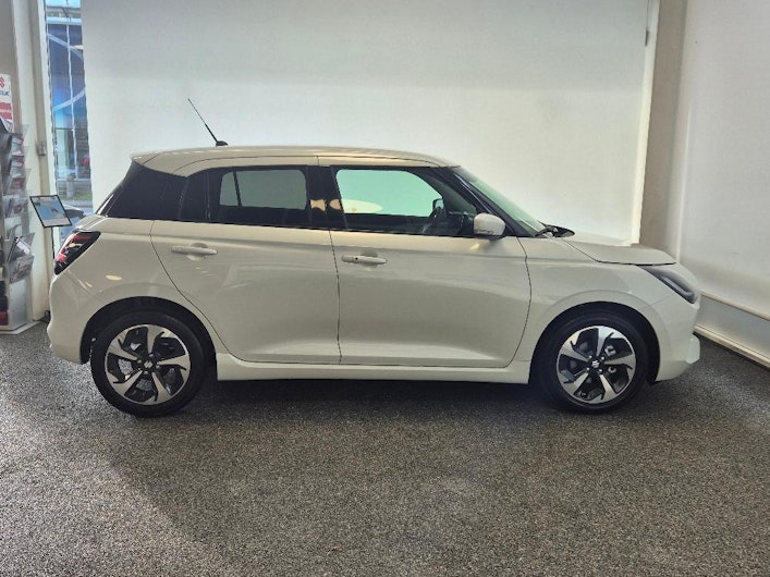 Vehicle image SUZUKI SWIFT