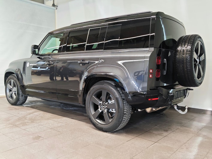 Vehicle image LAND ROVER DEFENDER