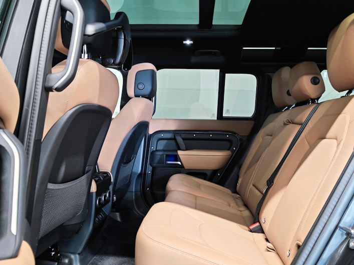 Vehicle image LAND ROVER DEFENDER