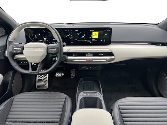 Vehicle image 4 Vehicle image 4