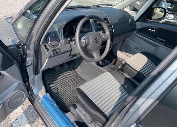 Vehicle image 10 Vehicle image 10