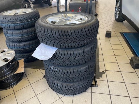 Vehicle image 18 Vehicle image 18