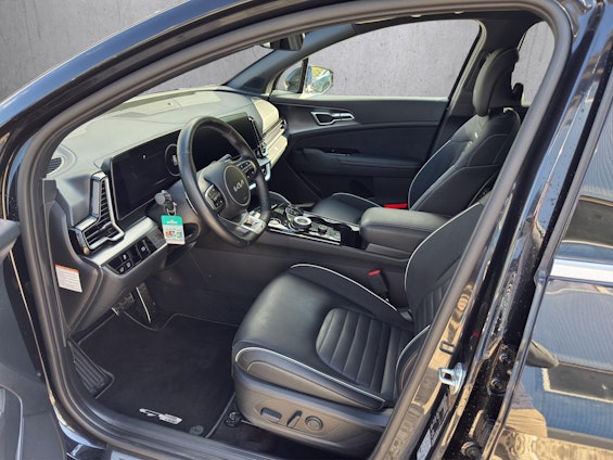 Vehicle image 6 Vehicle image 6