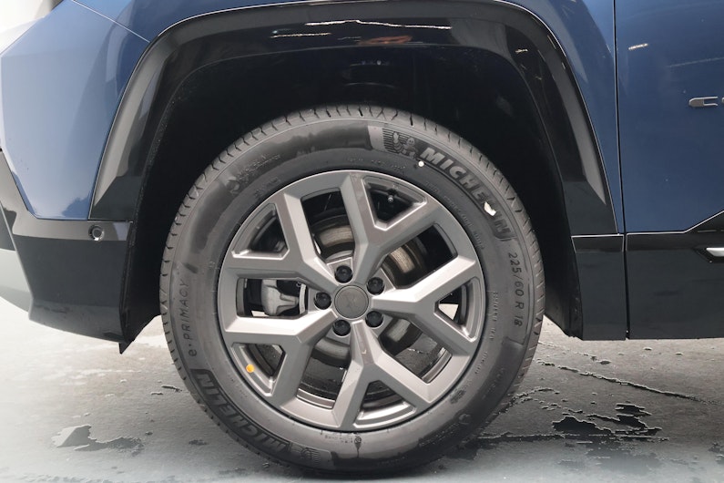 Vehicle image JEEP COMPASS