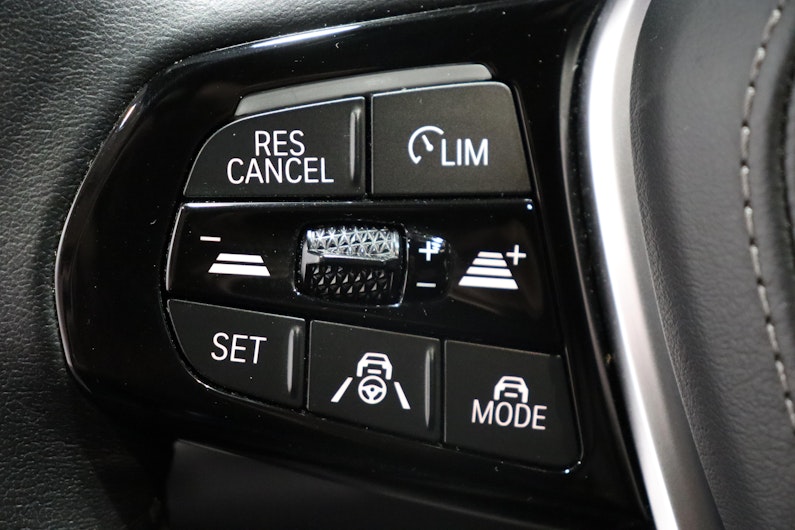 Vehicle image BMW 5 SERIES