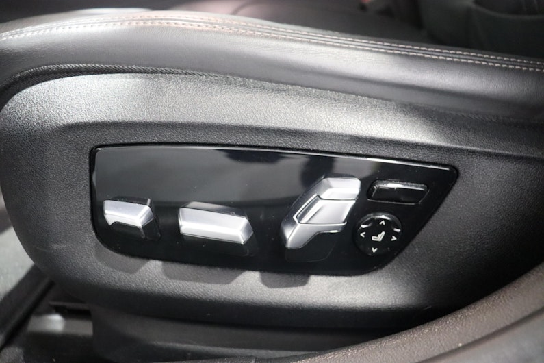 Vehicle image BMW 5 SERIES