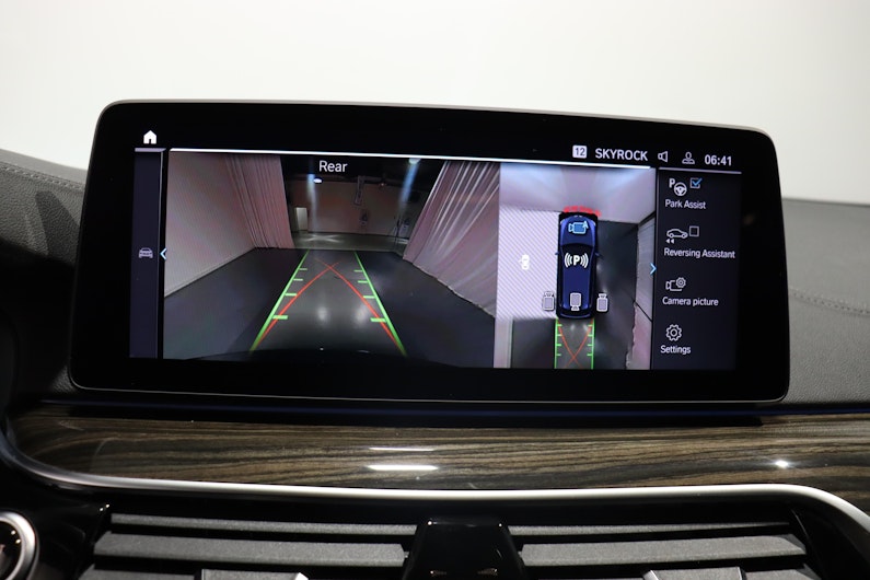 Vehicle image BMW 5 SERIES