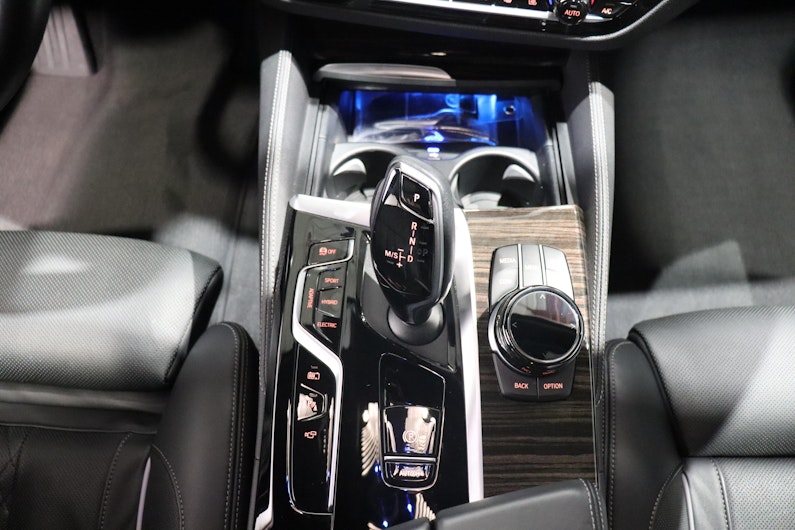 Vehicle image BMW 5 SERIES