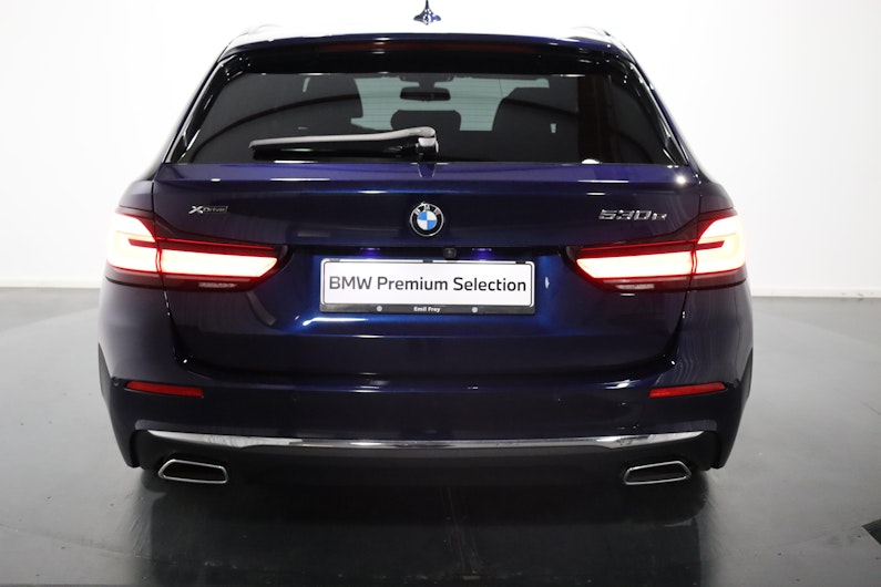 Vehicle image BMW 5 SERIES