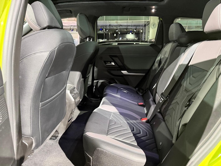 Vehicle image JEEP COMPASS