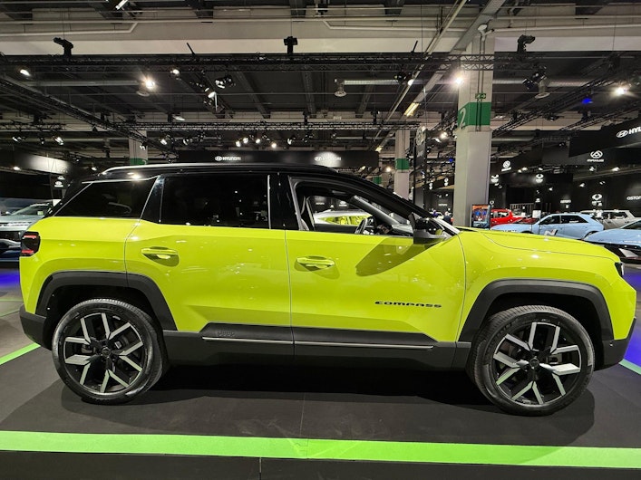 Vehicle image JEEP COMPASS