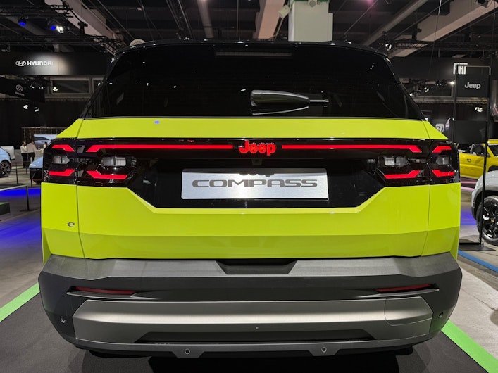 Vehicle image JEEP COMPASS