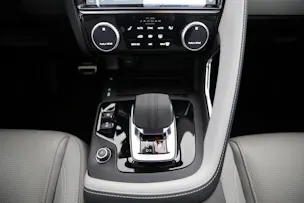 Jaguar E-Pace 2.0 I4 200 R-Dynamic SE AWD