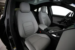 Jaguar E-Pace 2.0 I4 200 R-Dynamic SE AWD