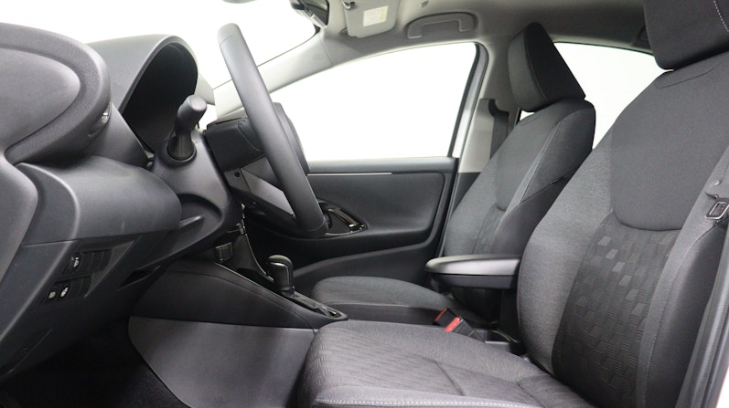 Vehicle image TOYOTA YARIS