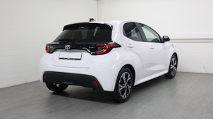 Vehicle image TOYOTA Yaris 1.5 VVT-i HSD Trend