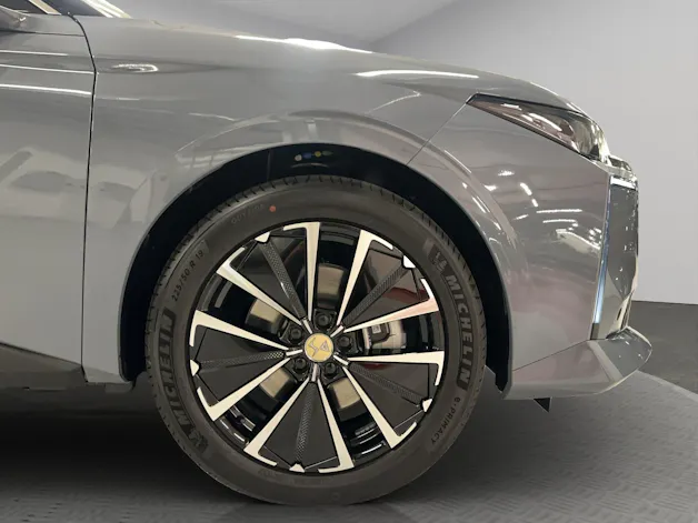 DS Automobiles No4 E-Tense Jules Verne