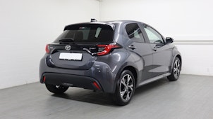 Vehicle image TOYOTA Yaris 1.5 VVT-i HSD Trend