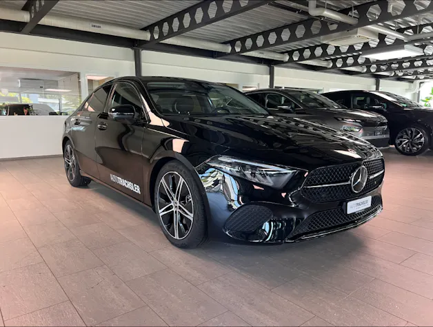 Mercedes-Benz A 200 Progressive Limousine