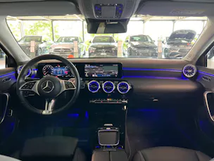Mercedes-Benz A 200 Progressive Limousine