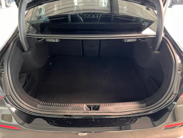 Mercedes-Benz A 200 Progressive Limousine
