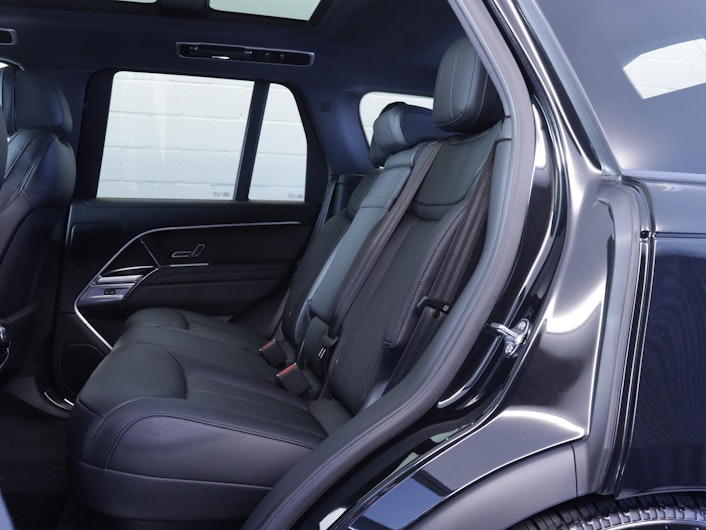 Vehicle image LAND ROVER RANGE ROVER