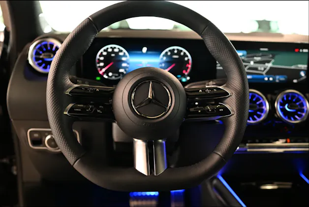 Mercedes-Benz GLA 250 Swiss Star AMG Line 4matic