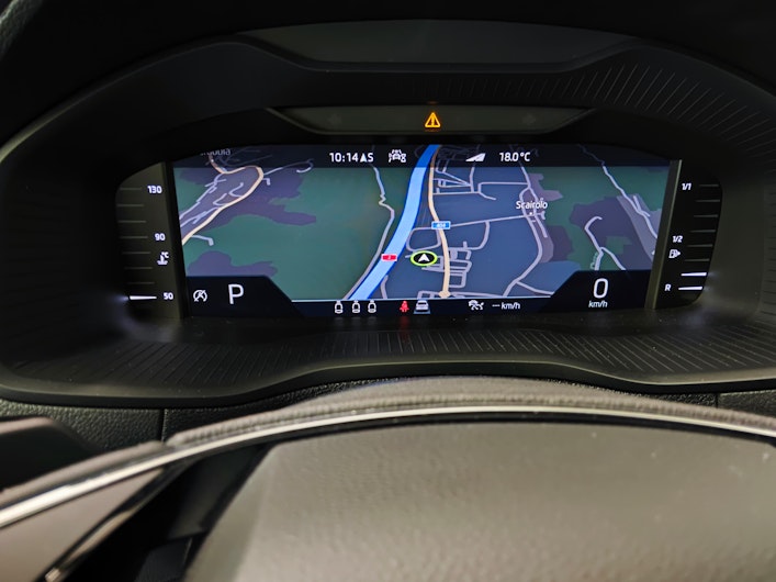 Vehicle image SKODA KAROQ