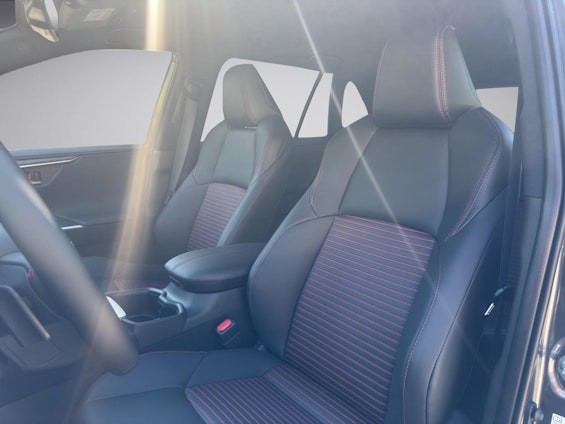 Vehicle image 9 Vehicle image 9