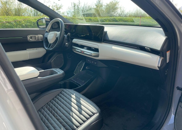 Vehicle image 10 Vehicle image 10