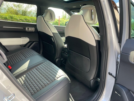 Vehicle image 13 Vehicle image 13